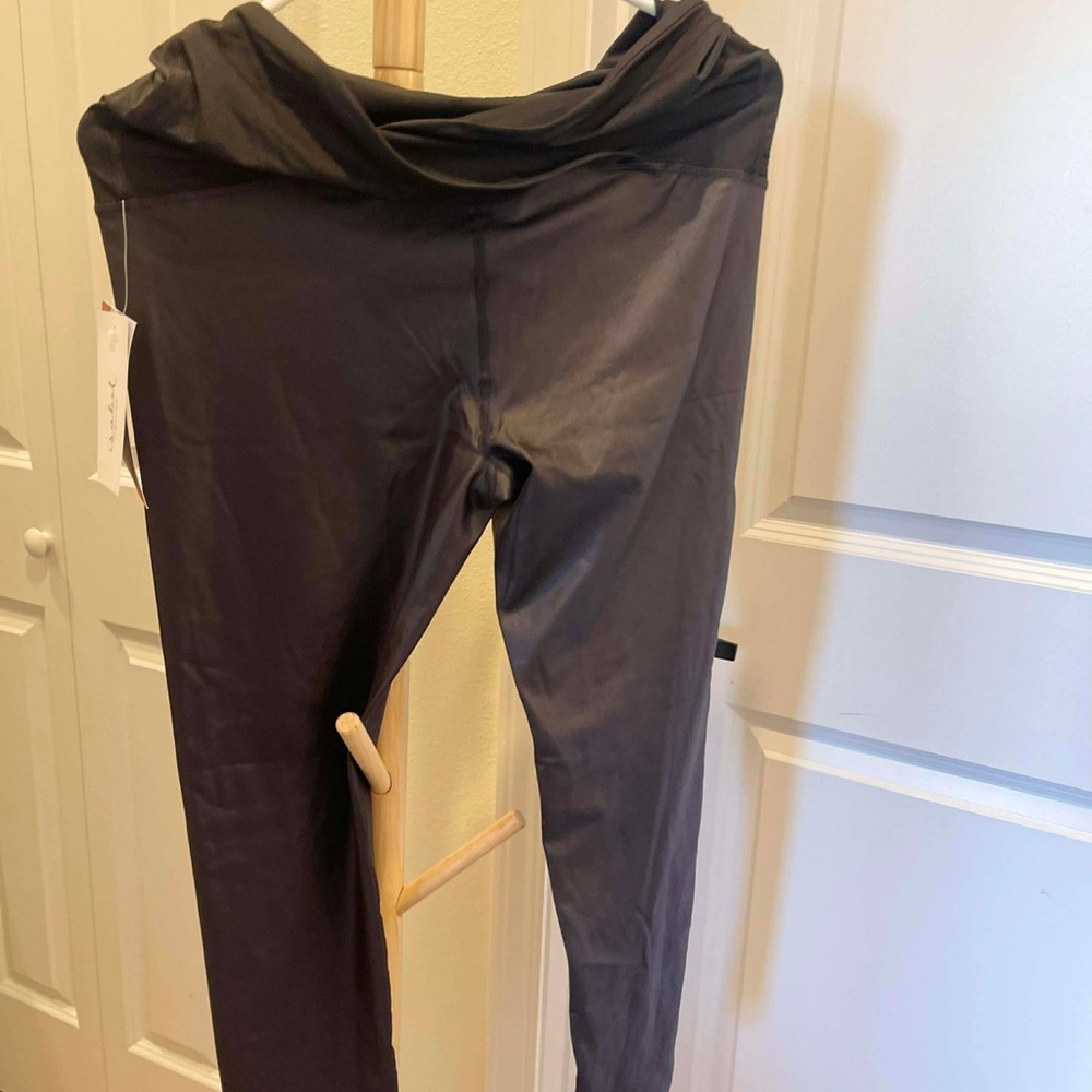 Active USA Black Leggings